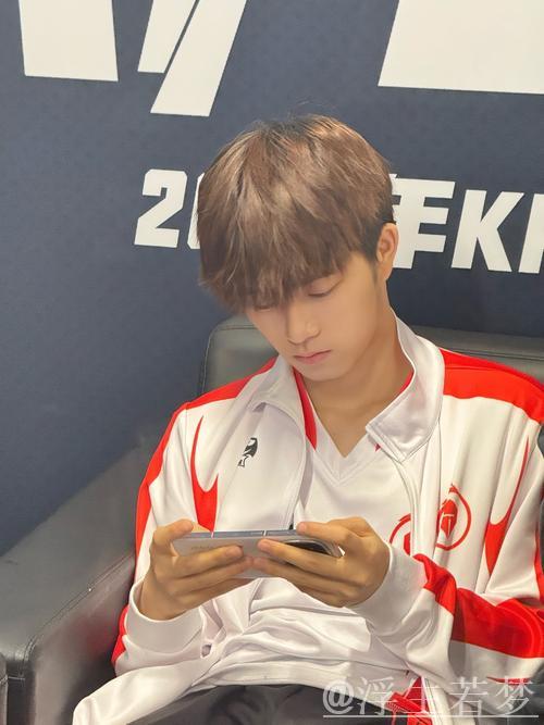 “赛季革新:主帅新任,队长替换,焕然一新” “赛季革新:主帅新任,队长替换,焕然一新”